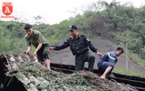 Hành động đẹp sau trận giông lốc làm người dân xúc động